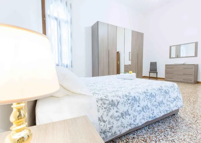 Ca Cicogna Air Conditioning And Fast Wifi, Central Location Apartment